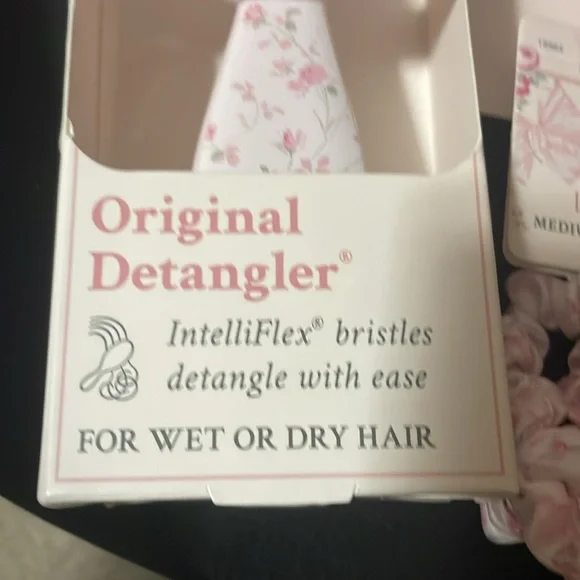 x LoveShackFancy Satin Hair Accessories Set - Pink 3 item bundle Price Firm - Picture 4 of 14